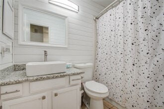 Building Photo - 5010 Village Springs Dr