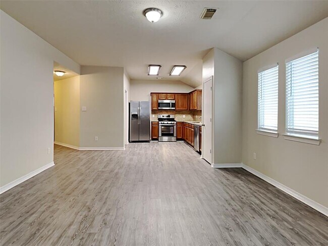 Building Photo - 5017 Willow Point Dr