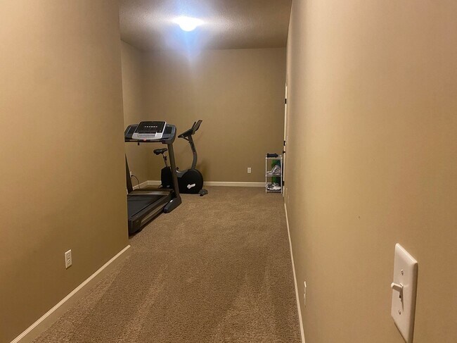 Foto del edificio - 5535 Fernbrook Ln N