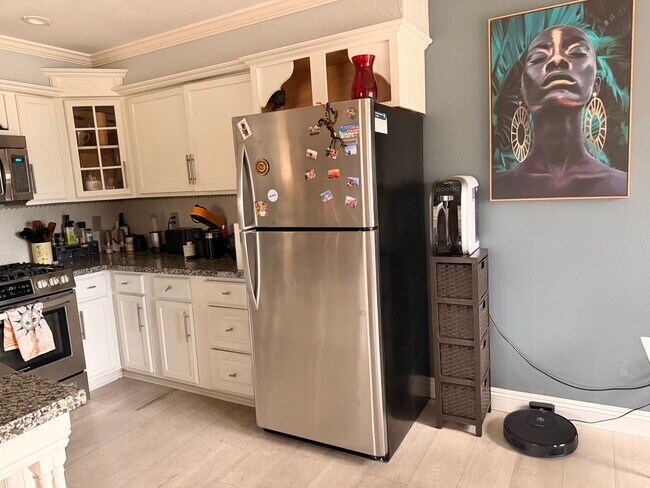 Kitchen - 3225 Casey Dr