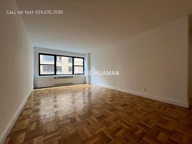 Building Photo - 340 E 74th St