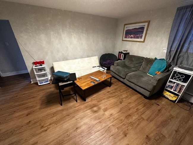 Building Photo - Just Renovated, Great Value Brighton 2 Bed - Heat/HW Included