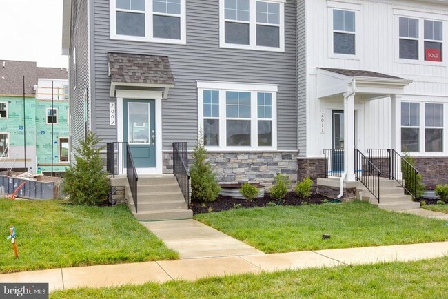 Building Photo - 2009 Twisted Oak Pl