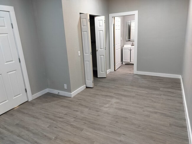 Building Photo - 2705 1st St