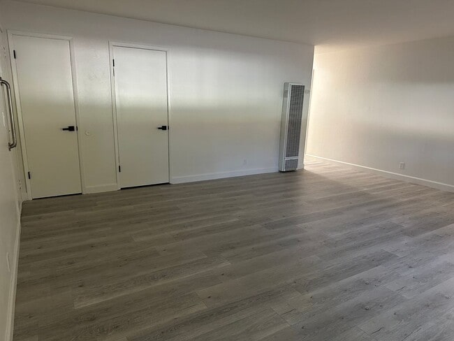 Foto del edificio - 5200 Snow Dr