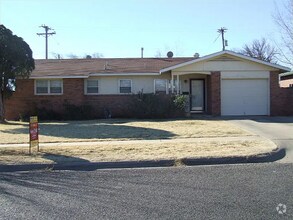 Building Photo - 4201 Summit Cir
