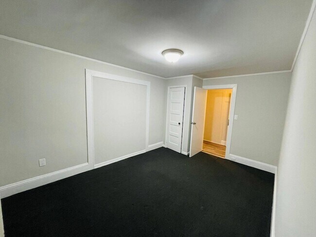 Foto del edificio - 111 Glen Head Rd