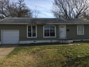 Building Photo - 3139 N Hartford Pl