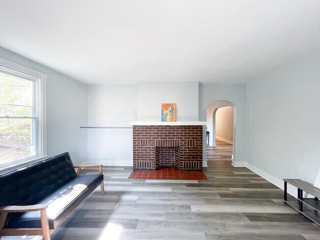 Photo - 5725 Phillips Ave Apartments