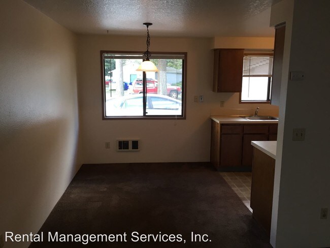 Building Photo - 220 NE 143rd Ave