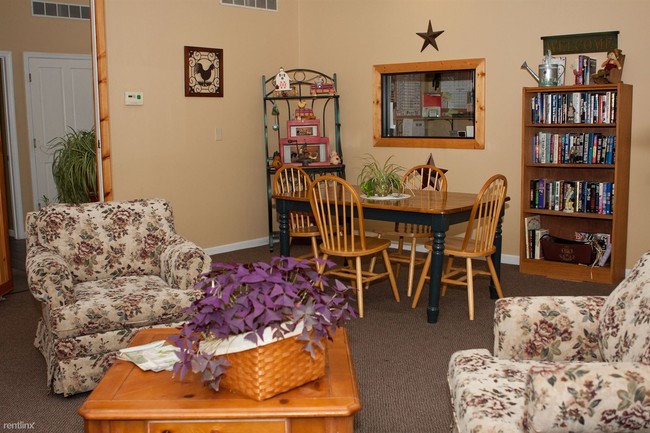 Building Photo - 5061 Sandman Dr