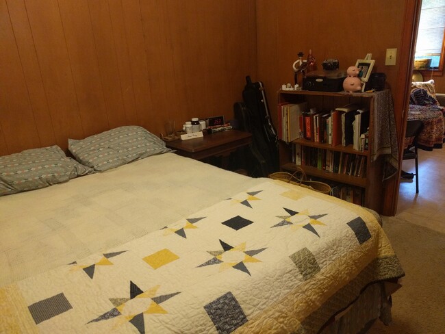 Bedroom - 305 Brookside Dr