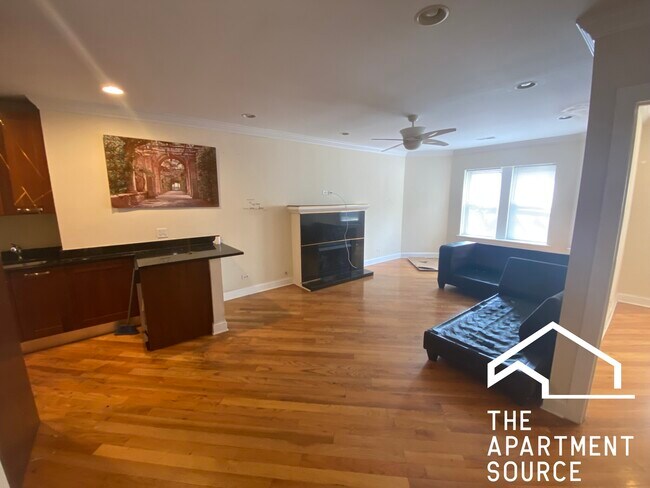 Foto del edificio - 6937 N Oakley Ave