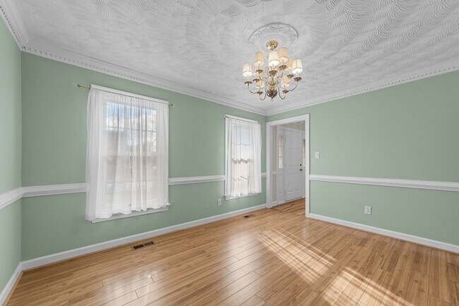 Foto del edificio - 832 Chalbourne Dr