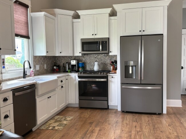 Foto del edificio - 107 Cottage Ln