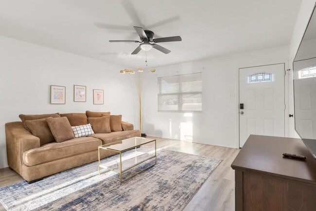 Foto del edificio - 3313 Chisholm Trail