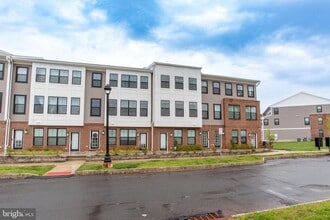Building Photo - 233 Lewis Fisher Dr