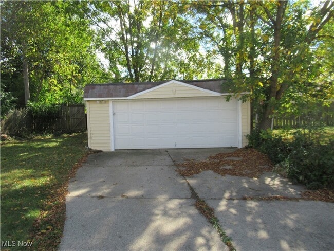 Building Photo - 8005 Bremen Ave