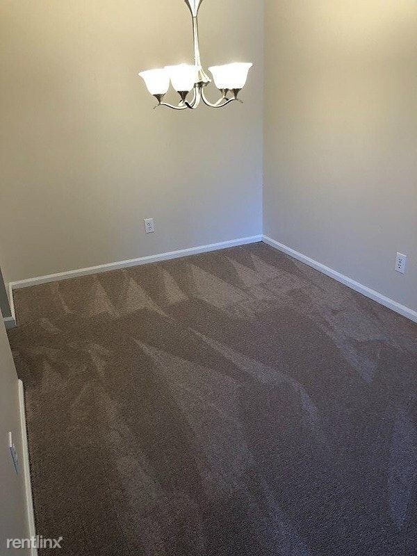 Building Photo - 1 br, 1 bath Condo - 1550 Slade Avenue 203