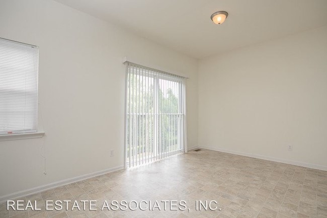 Building Photo - 3 br, 3.5 bath House - 4204 Lillington Drive