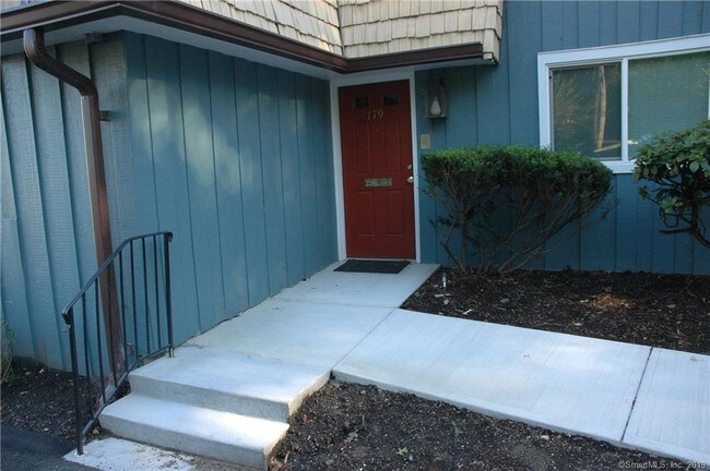 Building Photo - 179 Fairfield Woods Rd