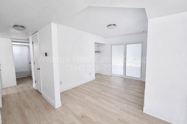 Foto del edificio - 203 Briscoe Ave