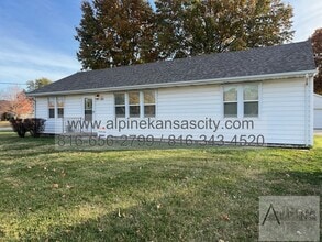 Building Photo - 805 NE 72nd St