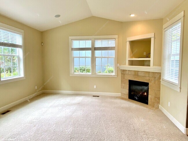 Building Photo - Charming Greenway Home in Larkspur with Va...