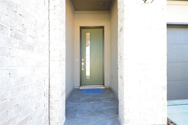 Building Photo - 22807 Castello Lakes Dr