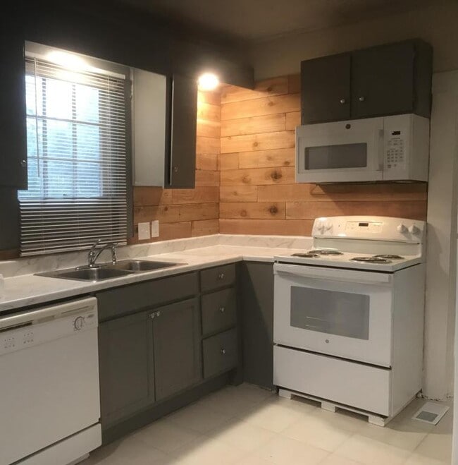 Foto del edificio - 1701 5th Ave