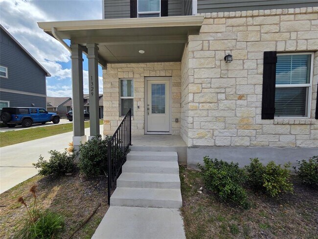 Building Photo - 1329 Weatherford Ln
