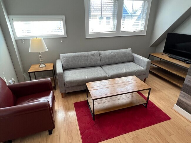 Living room (can be delivered either with or without furniture). - 105 Caty Ln
