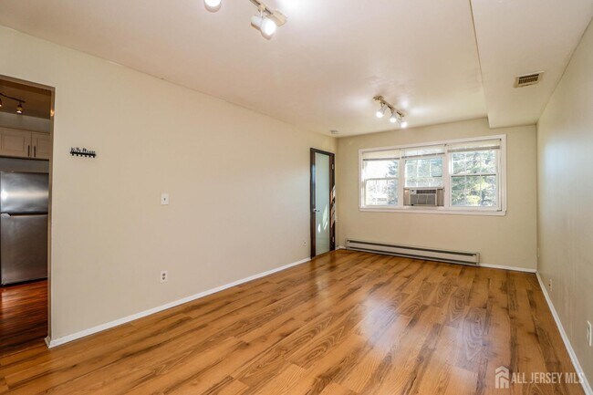 Building Photo - 312 Edison Glen Terrace