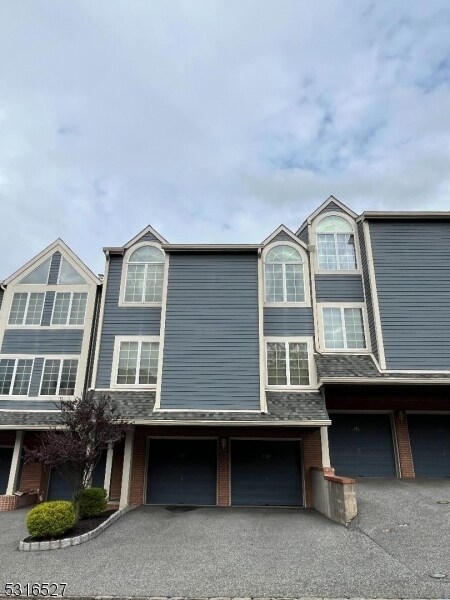 Primary Photo - 251 Cambridge Dr