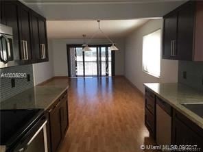 Foto del edificio - 290 Racquet Club Rd