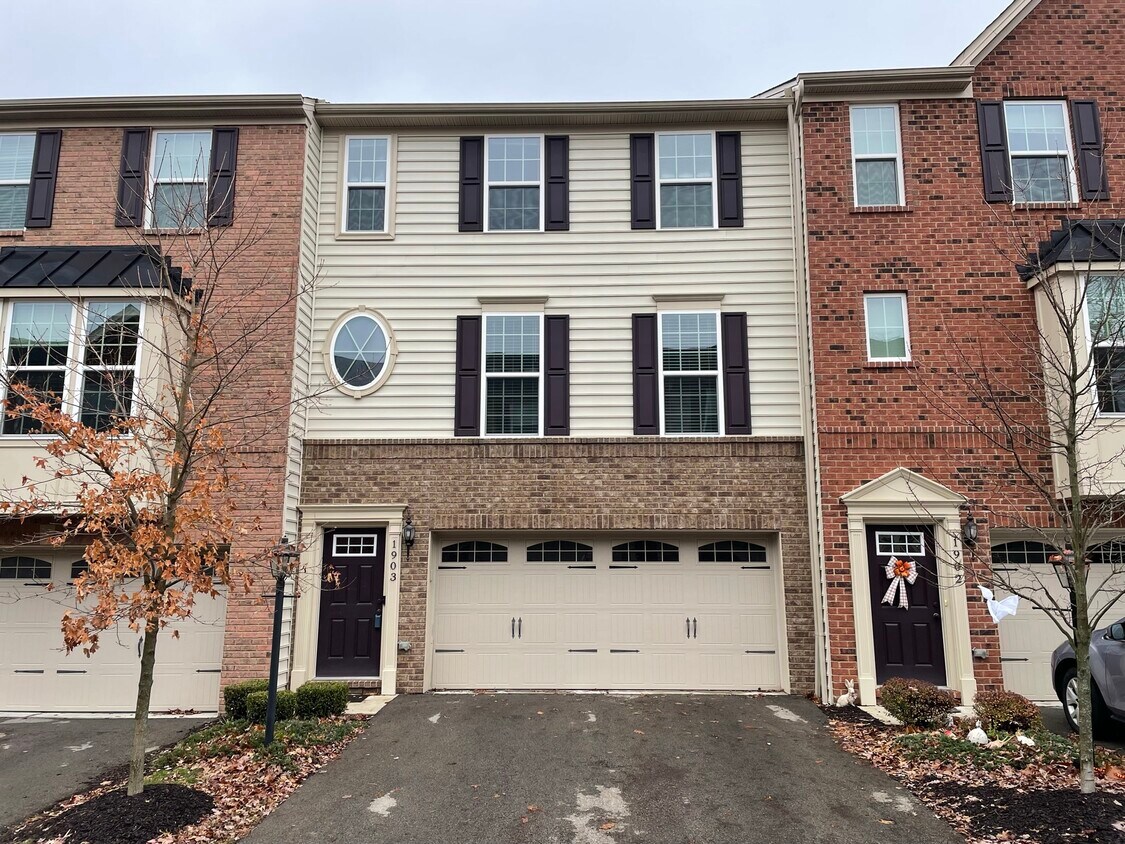 1903 Pointe View Dr, Mars, PA 16046 Townhome Rentals in Mars PA