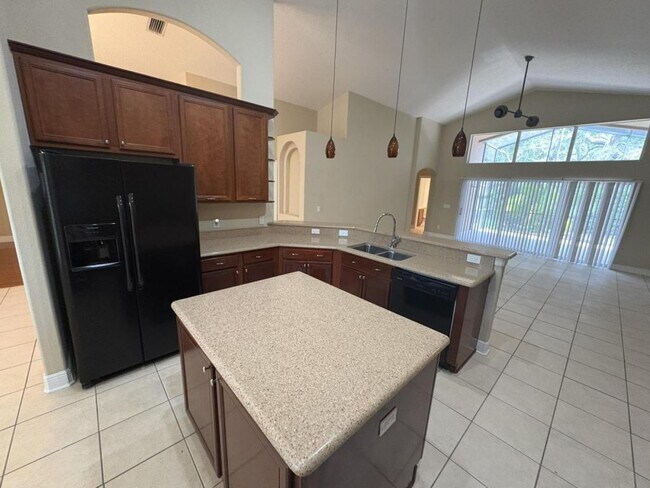 Foto del edificio - 6117 Whimbrelwood Dr