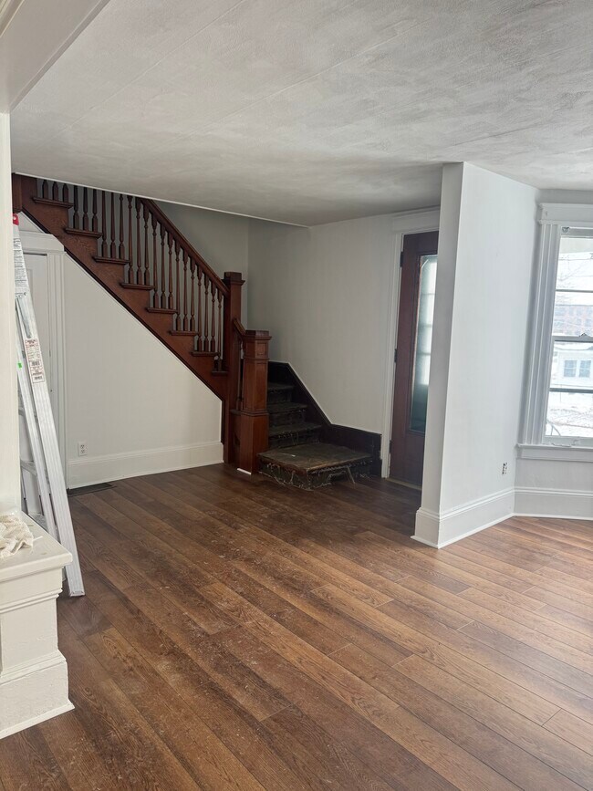 Foto del edificio - 222 W 3rd St