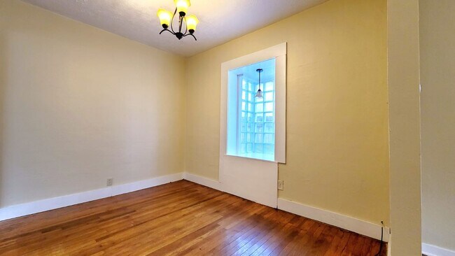 Foto del edificio - 1819 S Taylor St