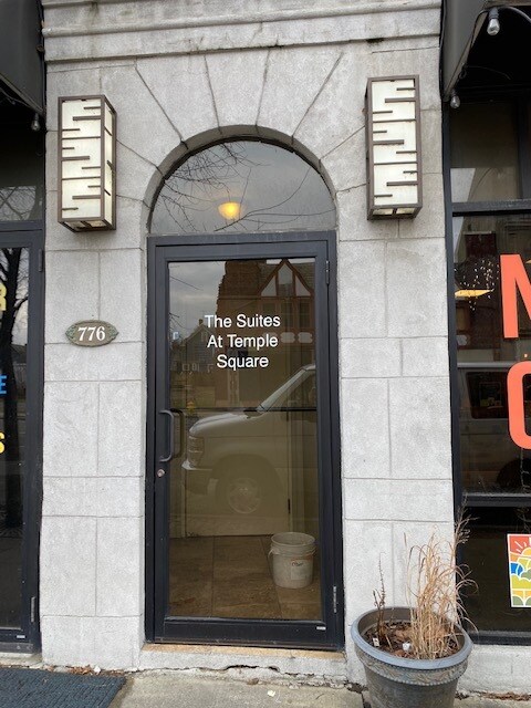 Primary Photo - 776 N Main St