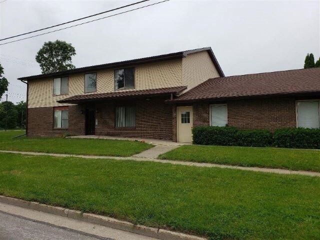 Primary Photo - 1301 Springfield Dr