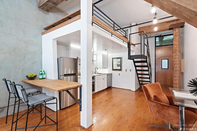 Building Photo - 461 2nd St