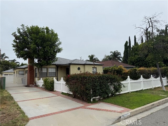 Building Photo - 527 S Orchard Dr