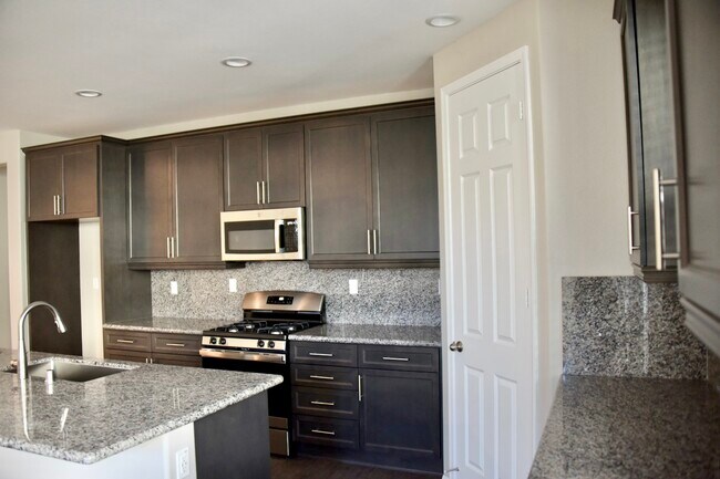 Foto del edificio - 24164 Selwood Dr