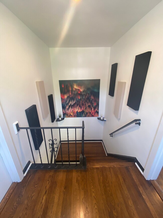 Acoustic paneled entranceway - 3041 Cleinview Ave