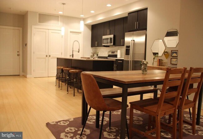 Foto del edificio - 3579 13th St NW