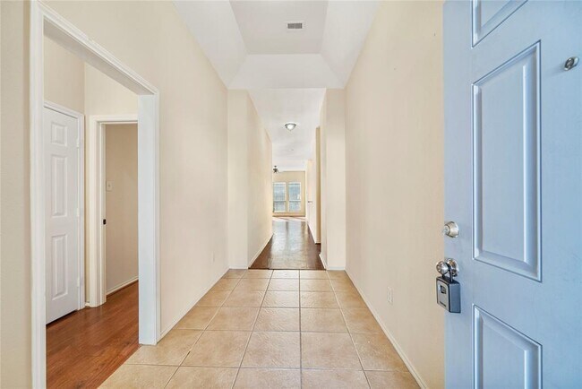 Building Photo - 16611 Williamhurst Ln