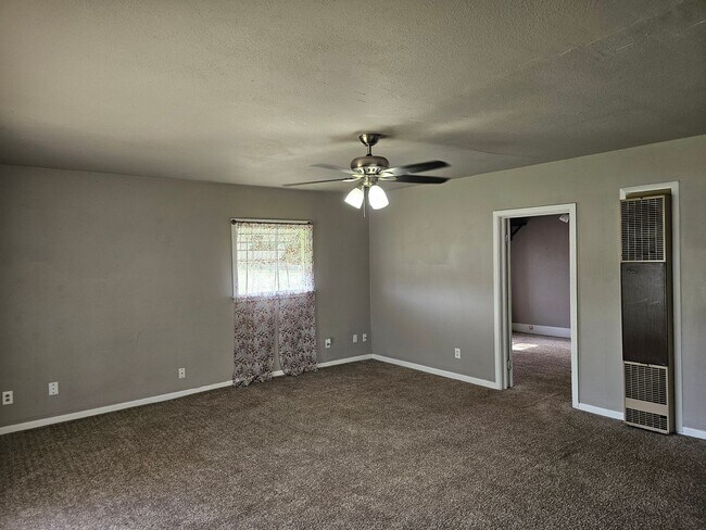 Foto del edificio - 3 Bedroom located in Hale Center