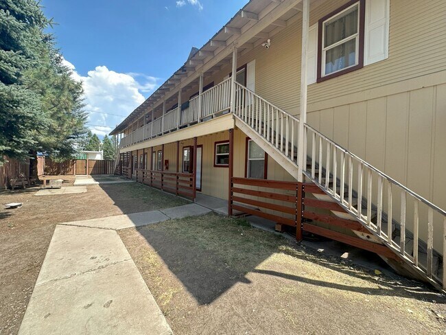 Foto del edificio - 304 Birch St