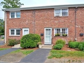 Building Photo - 8 Regency Dr